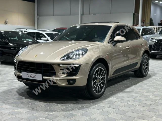 Porsche  Macan  2018  SUV  Automatic  6  46,000  4WD  Beige  Gasoline
