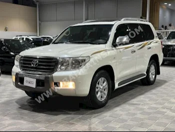 Toyota  Land Cruiser  GXR  2011  SUV  Automatic  6  311,000  4WD  White  Gasoline