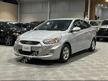 Hyundai  Accent  1.6  2015  Sedan  Automatic  4  162,000  4WD  Gray  Gasoline