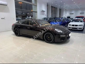 بورش  بانميرا  اس  2014  سيدان  اتوماتك  6  105,300  دفع خلفي  بني  بنزين