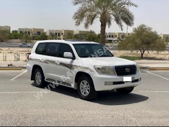 تويوتا  لاند كروزر  جي اكس  2010  اس يو في  اتوماتك  6  243,000  دفع كلي مستمر  أبيض  بنزين