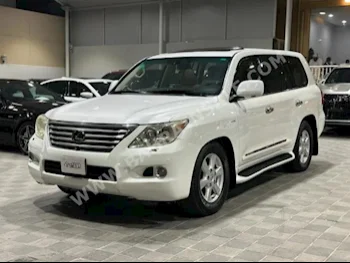 Lexus  LX  570  2009  SUV  Automatic  8  247,000  4WD  White  Gasoline