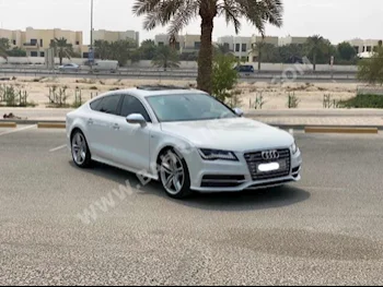 اودي  اس  7  2014  سيدان  اتوماتك  8  89,300  دفع كلي مستمر  أبيض  بنزين