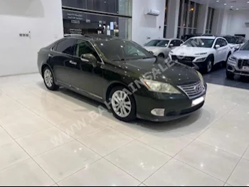لكزس  اي اس  350  2011  سيدان  اتوماتك  6  238,450  دفع خلفي  أخضر  بنزين
