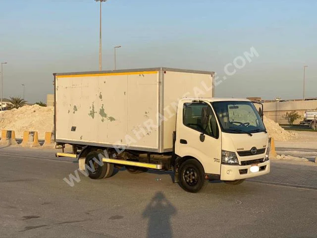 هيما  3  2020  فان \ باص  عادي  4  13,250  دفع خلفي  أبيض  بنزين