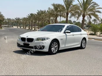 بي ام دبليو  الفئة - الخامسة  520i  2015  سيدان  اتوماتك  4  134,100  دفع أمامي  أبيض  بنزين