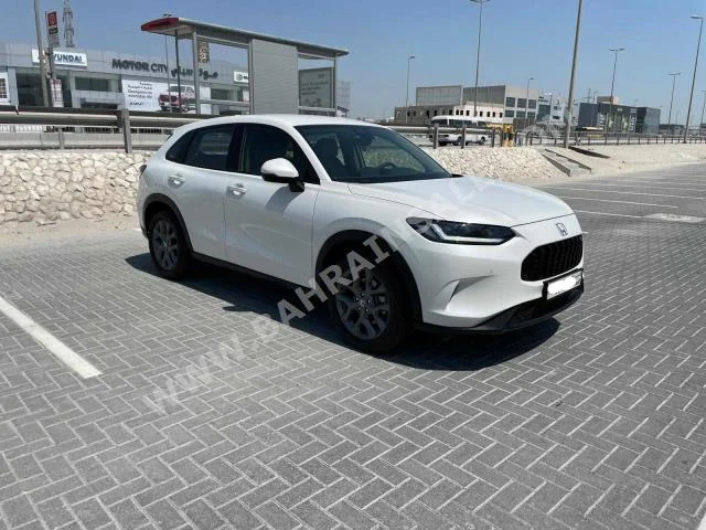 هوندا  اس ار زد  2023  اس يو في  اتوماتك  4  1,600  دفع أمامي  أبيض  بنزين