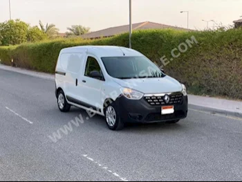 رينو  ترافك فان  2021  فان \ باص  عادي  4  950  دفع أمامي  أبيض  بنزين