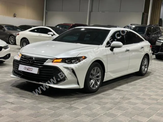 Toyota  Avalon  XLE  2022  Sedan  Automatic  6  5,000  FWD  White  Gasoline