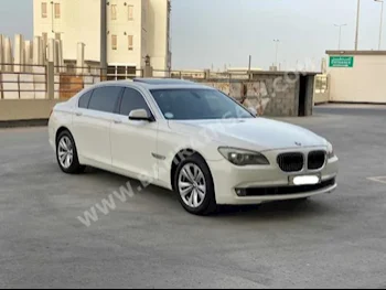 بي ام دبليو  الفئة - السابعة  740 Li  2012  سيدان  اتوماتك  6  142,000  دفع خلفي  أبيض  بنزين