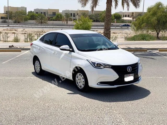 شيري  شيري  2023  سيدان  اتوماتك  4  6,350  دفع أمامي  أبيض  بنزين
