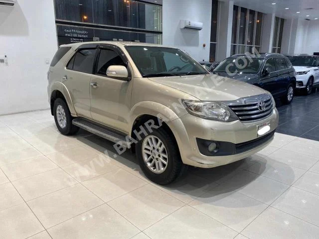 Toyota  Fortuner  2015  SUV  Automatic  4  118,950  RWD  Gold  Gasoline