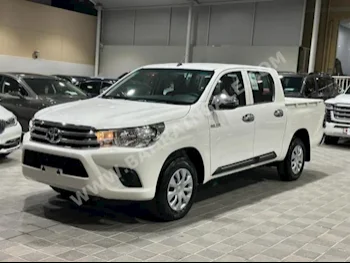 Toyota  Hilux  2022  Pick Up  Manual  4  0  RWD  White  Gasoline