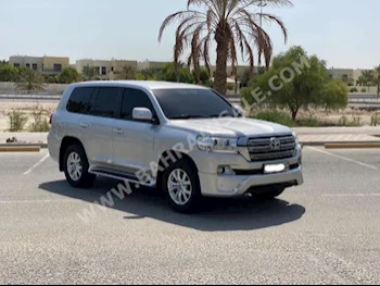 تويوتا  لاند كروزر  جي اكس ار  2018  اس يو في  اتوماتك  6  193,350  دفع كلي مستمر  فضي  بنزين