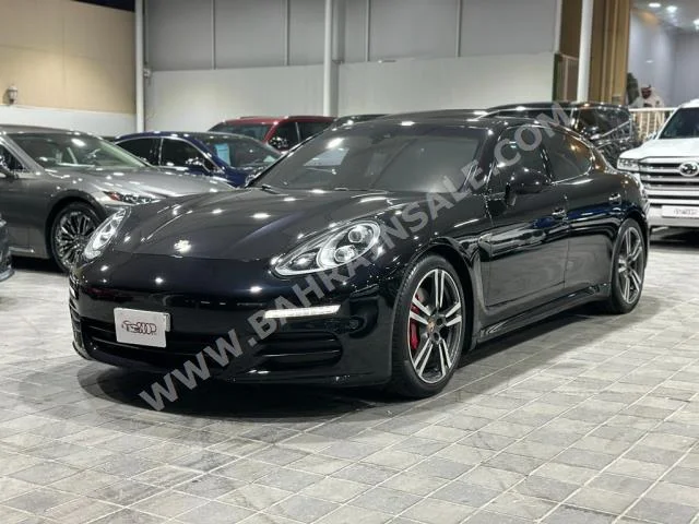 Porsche  Panamera  2014  Sedan  Automatic  6  70,000  RWD  Black  Gasoline