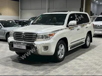Toyota  Land Cruiser  GXR  2014  SUV  Automatic  8  260,000  4WD  White  Gasoline