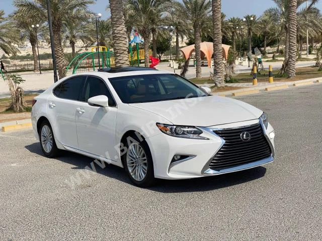 لكزس  اي اس  350  2017  سيدان  اتوماتك  6  129,800  دفع خلفي  أبيض  بنزين