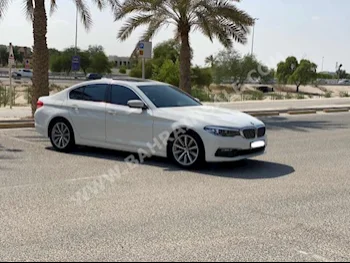 بي ام دبليو  الفئة - الخامسة  520i  2019  سيدان  اتوماتك  4  63,800  دفع أمامي  أبيض  بنزين