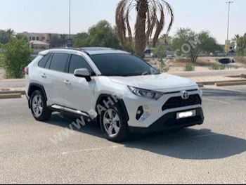 Toyota  Rav 4  2020  SUV  Automatic  4  52,250  RWD  White  Gasoline