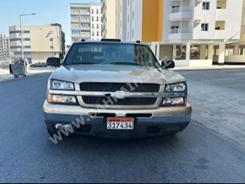شفروليه  سلفرادو  زد 71  2004  بيكب  اتوماتك  8  290,000  دفع خلفي  ذهبي  بنزين
