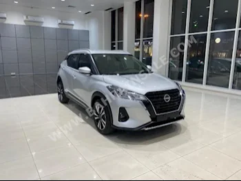 Nissan  kicks  2024  SUV  Automatic  4  40  FWD  Silver  Gasoline