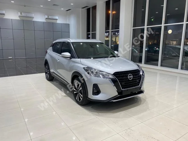 Nissan  kicks  2024  SUV  Automatic  4  40  FWD  Silver  Gasoline