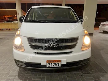 Hyundai  H1  2013  Van / Bus  Automatic  4  300  FWD  White  Gasoline