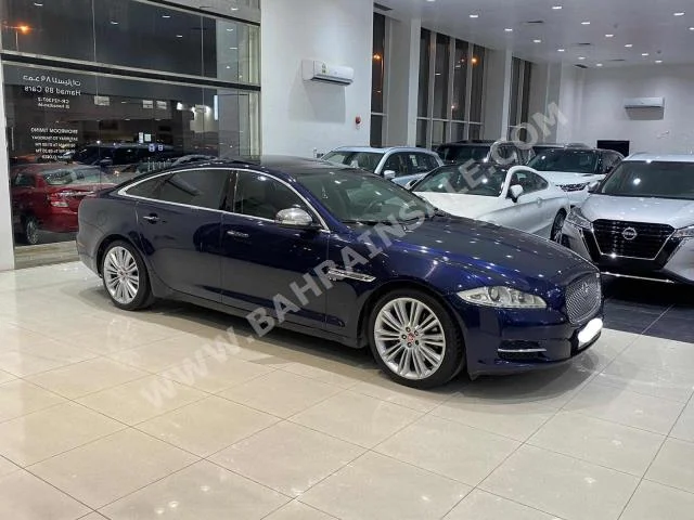 Jaguar  XJL  2015  Sedan  Automatic  8  108,700  RWD  Blue  Gasoline