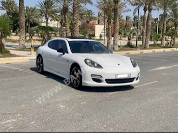 Porsche  Panamera  4S  2010  Sedan  Automatic  8  160,200  RWD  White  Gasoline
