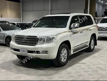 Toyota  Land Cruiser  GXR  2010  SUV  Automatic  8  179,000  4WD  White  Gasoline