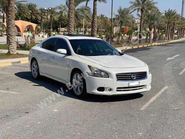 Nissan  Maxima  2012  Sedan  Automatic  6  127,100  RWD  White  Gasoline