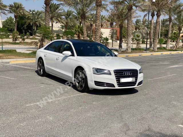 Audi  A8  3.0  2014  Sedan  Automatic  6  223,800  RWD  White  Gasoline