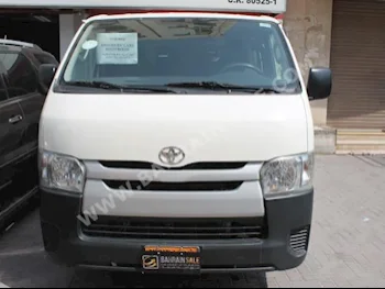 Toyota  Hiace  2014  Van / Bus  Automatic  4  152,000  FWD  White  Gasoline