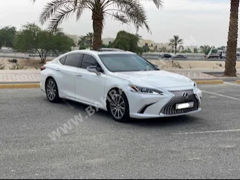 Lexus  ES  350  2021  Sedan  Automatic  6  53,400  RWD  White  Gasoline