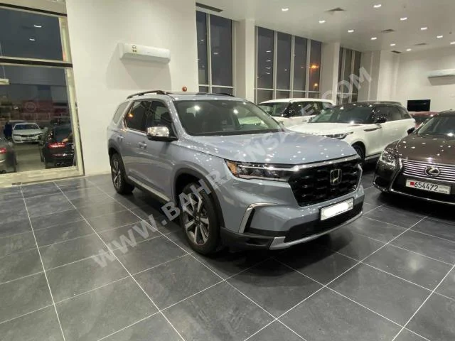 Honda  Pilot  2023  SUV  Automatic  6  2,400  4WD  Gray  Gasoline