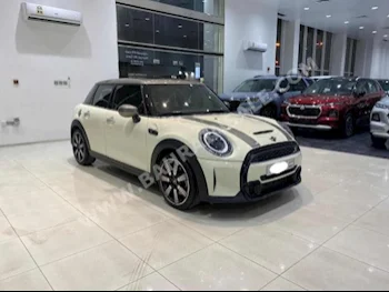 Mini  Cooper  S  2023  Hatchback  Automatic  4  17,500  FWD  White  Gasoline