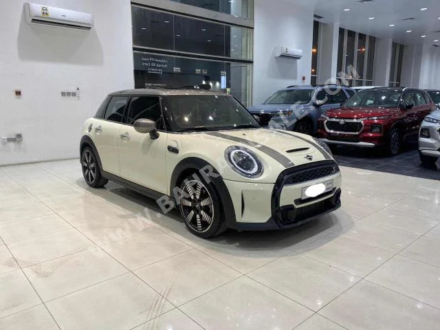 Mini  Cooper  S  2023  Hatchback  Automatic  4  17,500  FWD  White  Gasoline