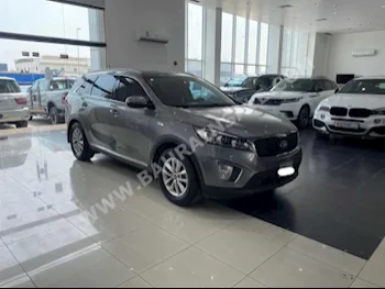 Kia  Sorento  2016  SUV  Automatic  6  88,200  RWD  Gray  Gasoline