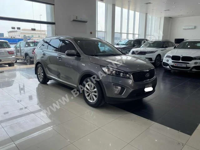 Kia  Sorento  2016  SUV  Automatic  6  88,200  RWD  Gray  Gasoline