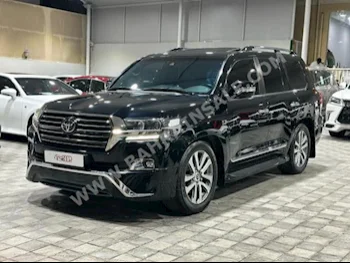 Toyota  Land Cruiser  VXS Black Edition  2017  SUV  Automatic  8  90,000  4WD  Black  Gasoline