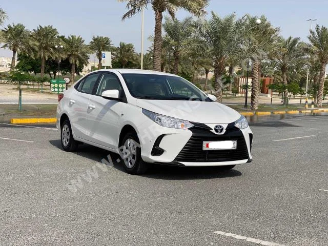 Toyota  Yaris  2022  Sedan  Automatic  4  16,000  FWD  White  Gasoline