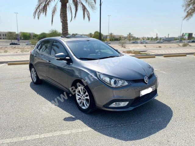 MG  2016  Hatchback  Automatic  4  90,750  FWD  Gray  Gasoline
