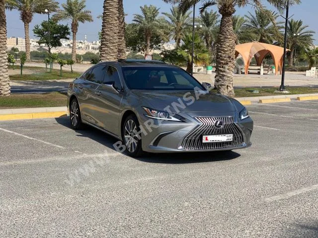 Lexus  ES  350  2021  Sedan  Automatic  6  57,750  FWD  Silver  Gasoline