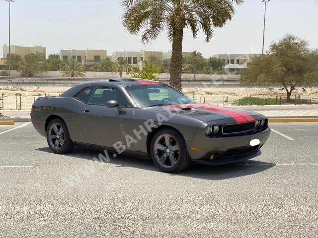 دودج  تشالنجر  2014  سيدان  اتوماتك  6  151,000  دفع خلفي  رمادي  بنزين