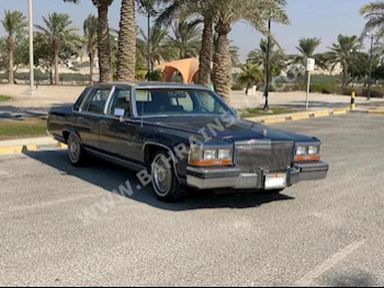 كاديلاك  فليت وود  1988  كلاسك  اتوماتك  8  95,200  دفع خلفي  ازرق  بنزين