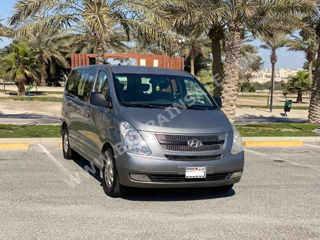 هيونداي  أتش1  2015  فان \ باص  اتوماتك  4  151,600  دفع خلفي  رمادي  بنزين