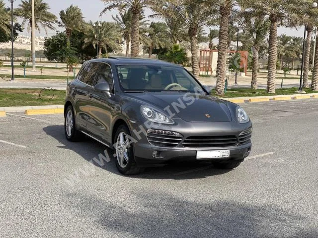 بورش  كيان  2013  اس يو في  اتوماتك  6  170,950  دفع كلي مستمر  رمادي  بنزين