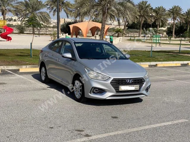 هيونداي  اكسنت  1.6  2018  سيدان  اتوماتك  4  55,900  دفع أمامي  فضي  بنزين