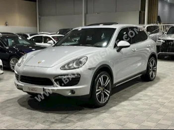 Porsche  Cayenne  S  2014  SUV  Automatic  8  90,000  4WD  Silver  Gasoline