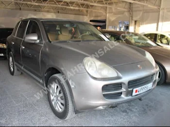 بورش  كيان  اس  2006  اس يو في  اتوماتك  8  204,000  دفع خلفي  ذهبي  بنزين